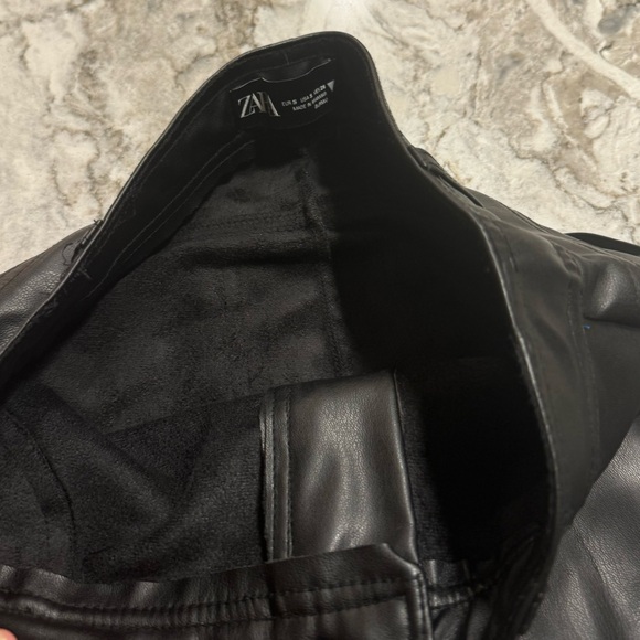 Zara Faux Leather pants with ankle zipper - Picture 5 of 10